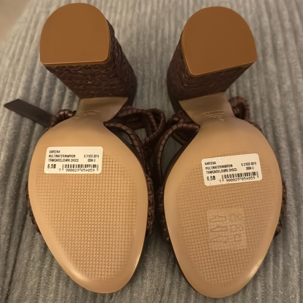 Schutz sandals, brown leather brand new